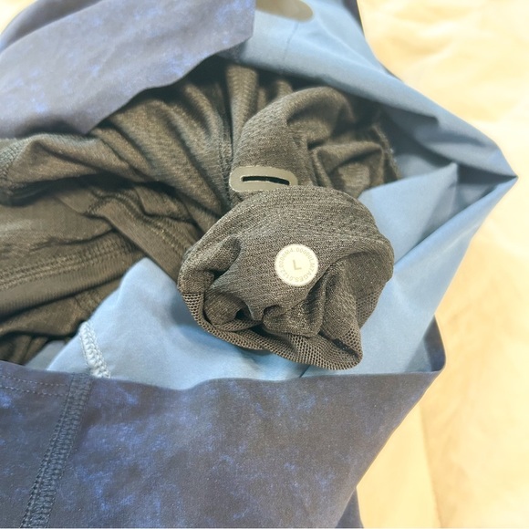 Lululemon Surge 6” Lined Shorts Blue Size Large Running Training - Picture 4 of 6